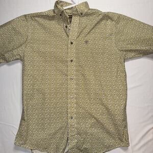 Ariat Short Sleeve Button Down Shirt Mens Small Cocktail Beer Drinks Print
